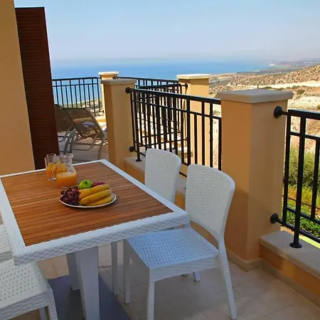 Theseus Village Ce13 * קוקליה